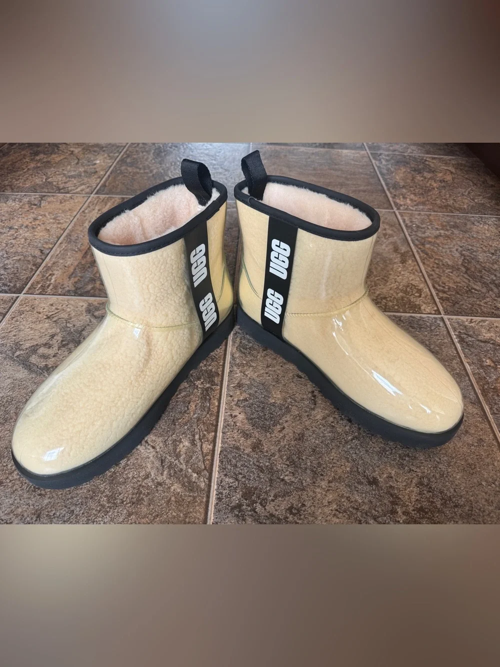 NEW!!! UGG Classic Clear Mini Pull-On Waterproof Boots- Cream, Women’s Size 11